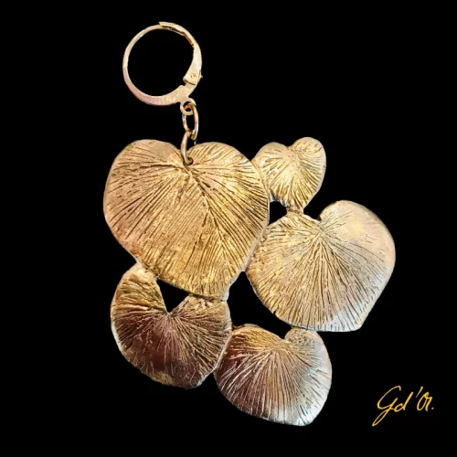 création bijoux plaqué or collection bégonias, boucle d oreille pendante par Laurence Gossart, modèle unique artisanat Gabrielle d'Or